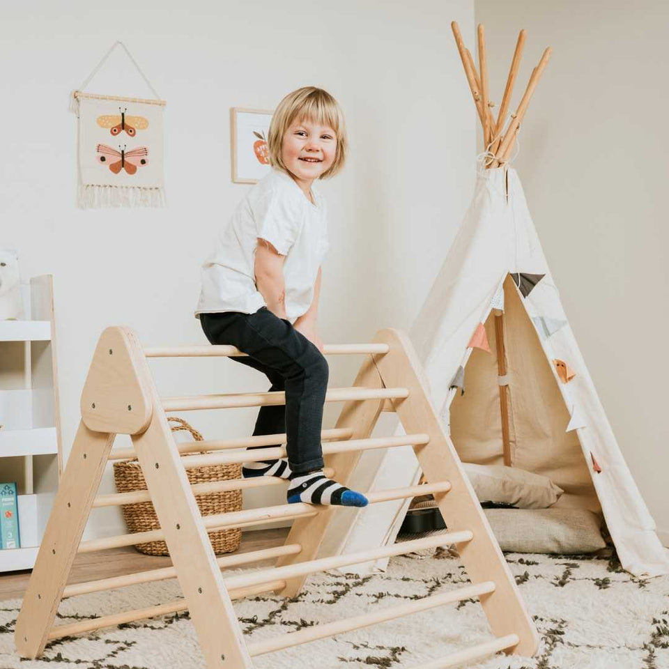 leg&go Pikler Triangle in use